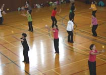 お手玉を使って